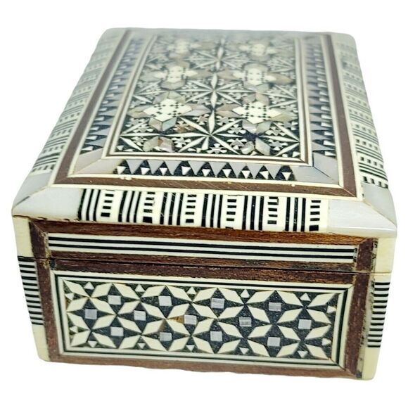 Egyptian Inlaid Mother of Pearl Ebany Eood Parquetry Inlay Hinged Jewelry Box - Picture 8 of 12